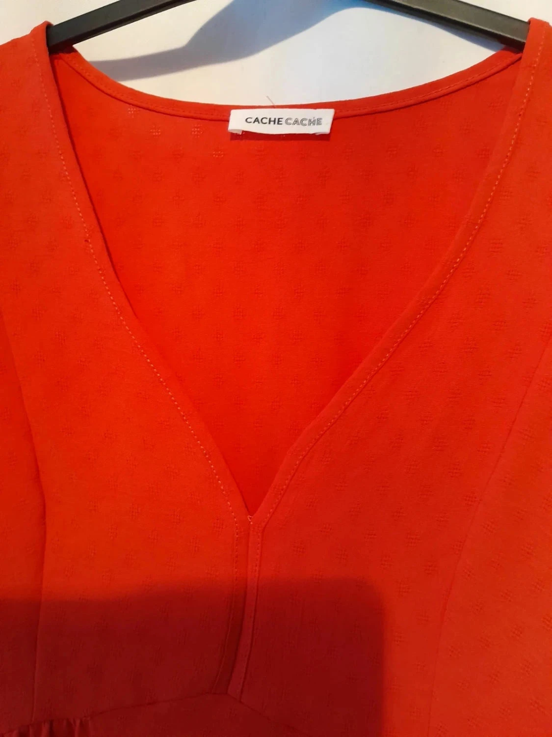 Vrouwelijke en vloeiende zomerjurk, felrode kleur, maat 38 – photo 6